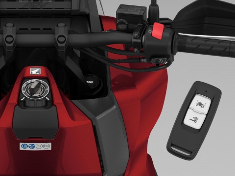 Chìa khóa thông minh Honda SMART Key:  Tích hợp 3 tính năng nổi bật: định vị xe, cảnh báo chống trộm và bật/tắt tín hiệu điều khiển từ xa, giúp người dùng yên tâm và thuận tiện hơn khi sử dụng.